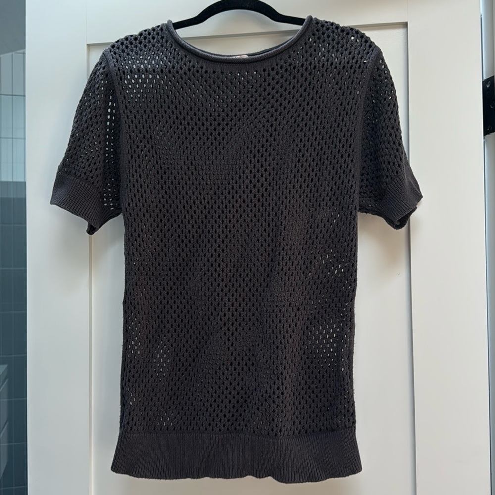 Short sleeved meshed sweater, size: large